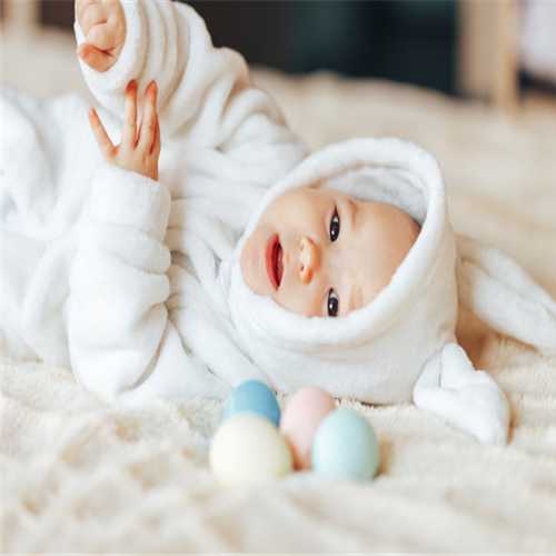 武汉有供卵试管吗-代孕费一般是多少_萌娃十个月汇报演出，网友评论：萌翻了